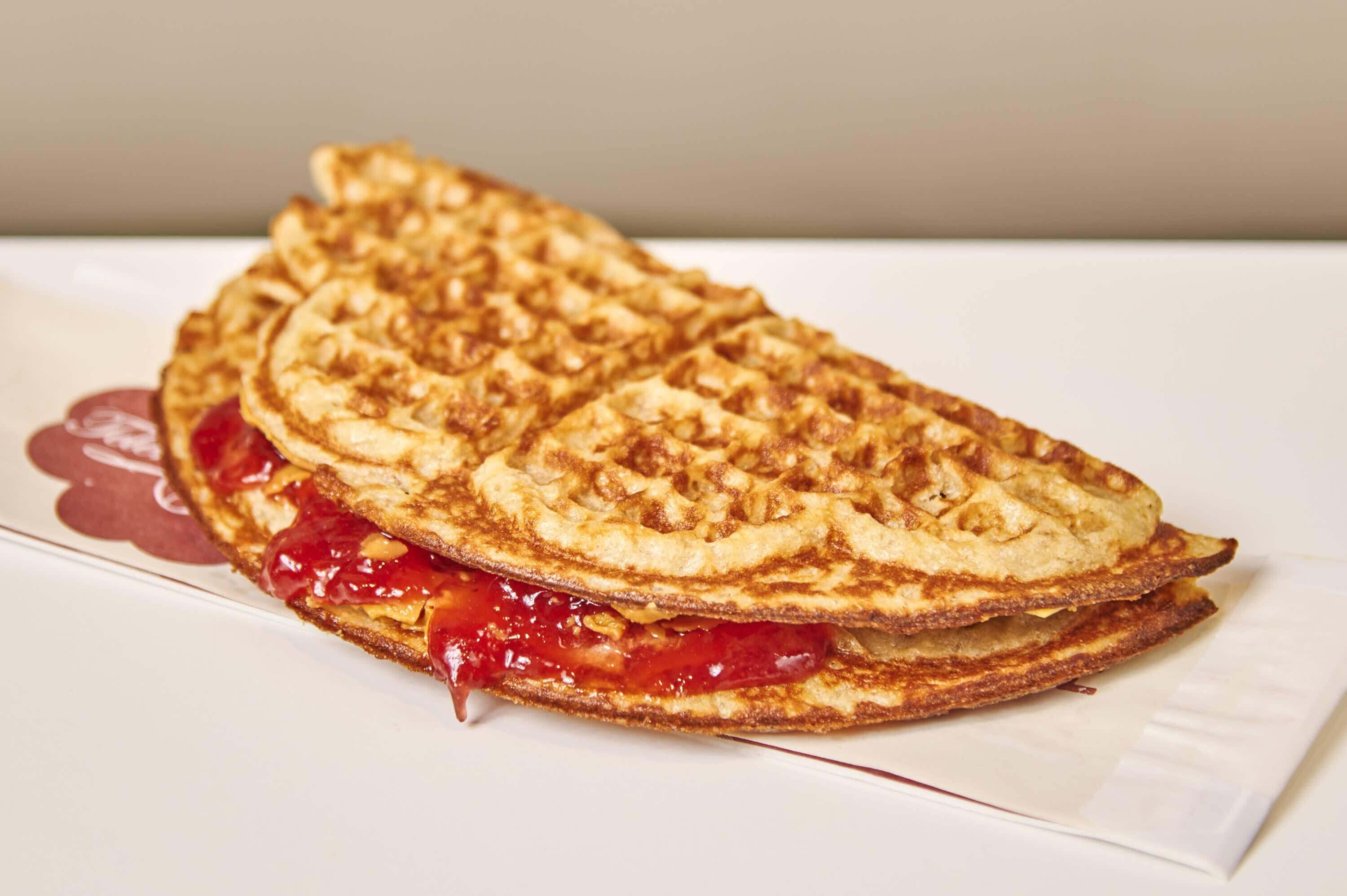 product-image-Nystekt Vaffel med Syltetøy