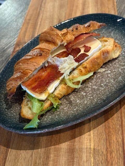 product-image-Croissant Brie & Bacon
