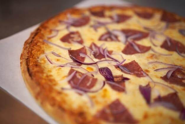 product-image-Skinke & Ananas Pizza