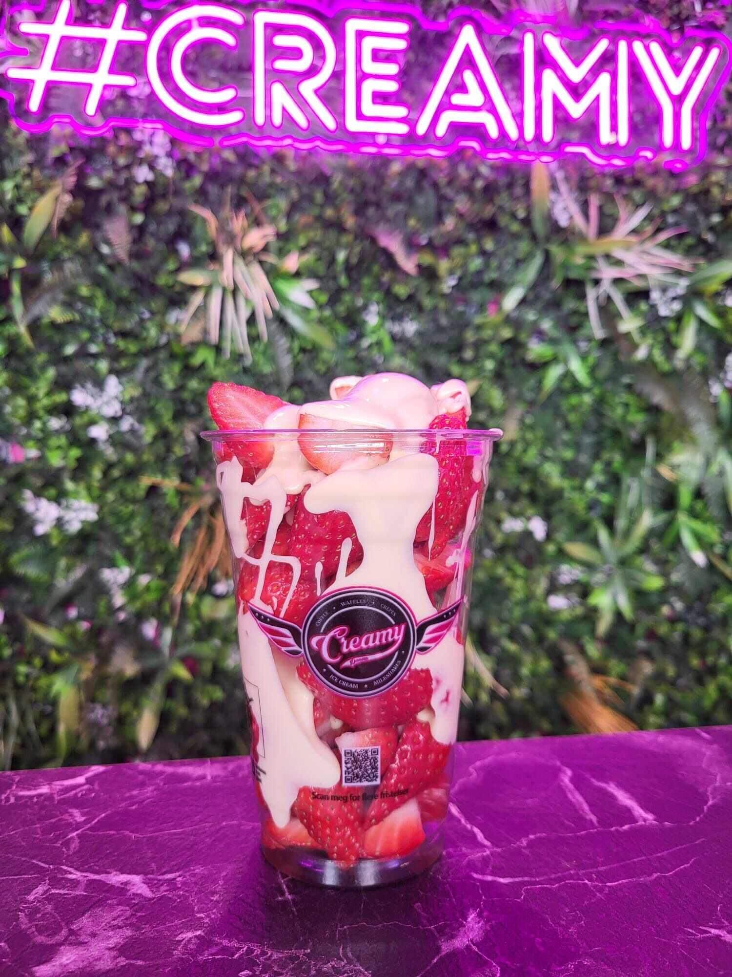 product-image-Strawberry white chocolate cup