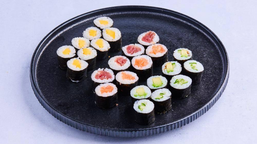 product-image-12: TUNA HOSO MAKI