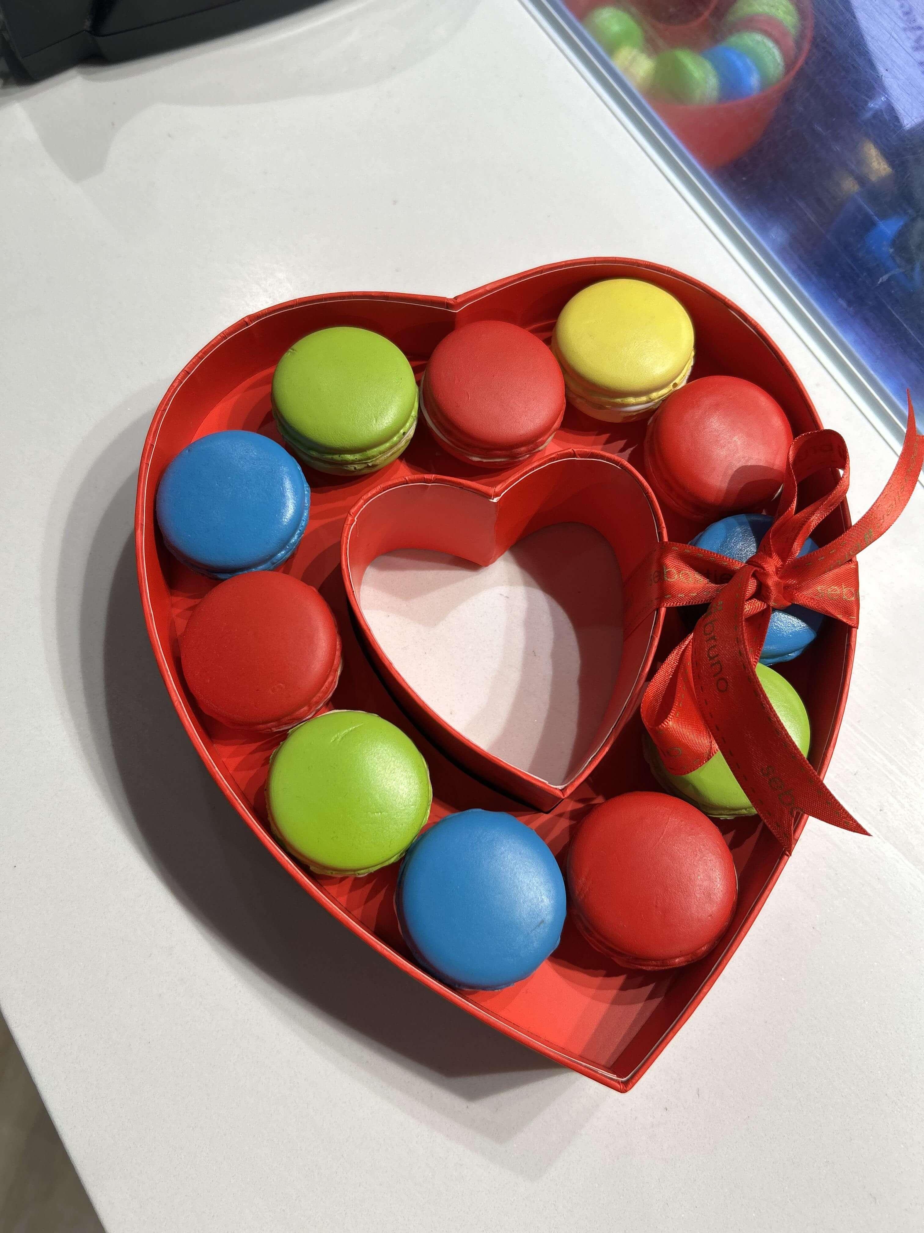 product-image-Hjerte-eske m/ 11makroner