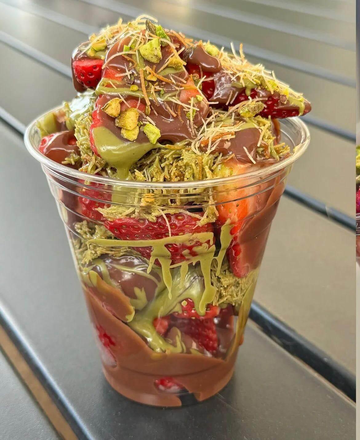 product-image-Dubai Strawberry Cup