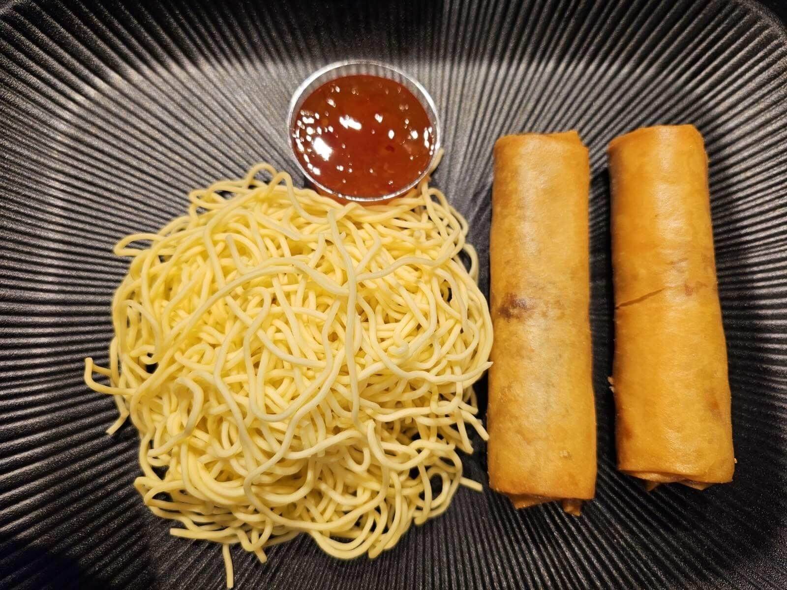 product-image-Kylling vårrull med nudler (2 stk)