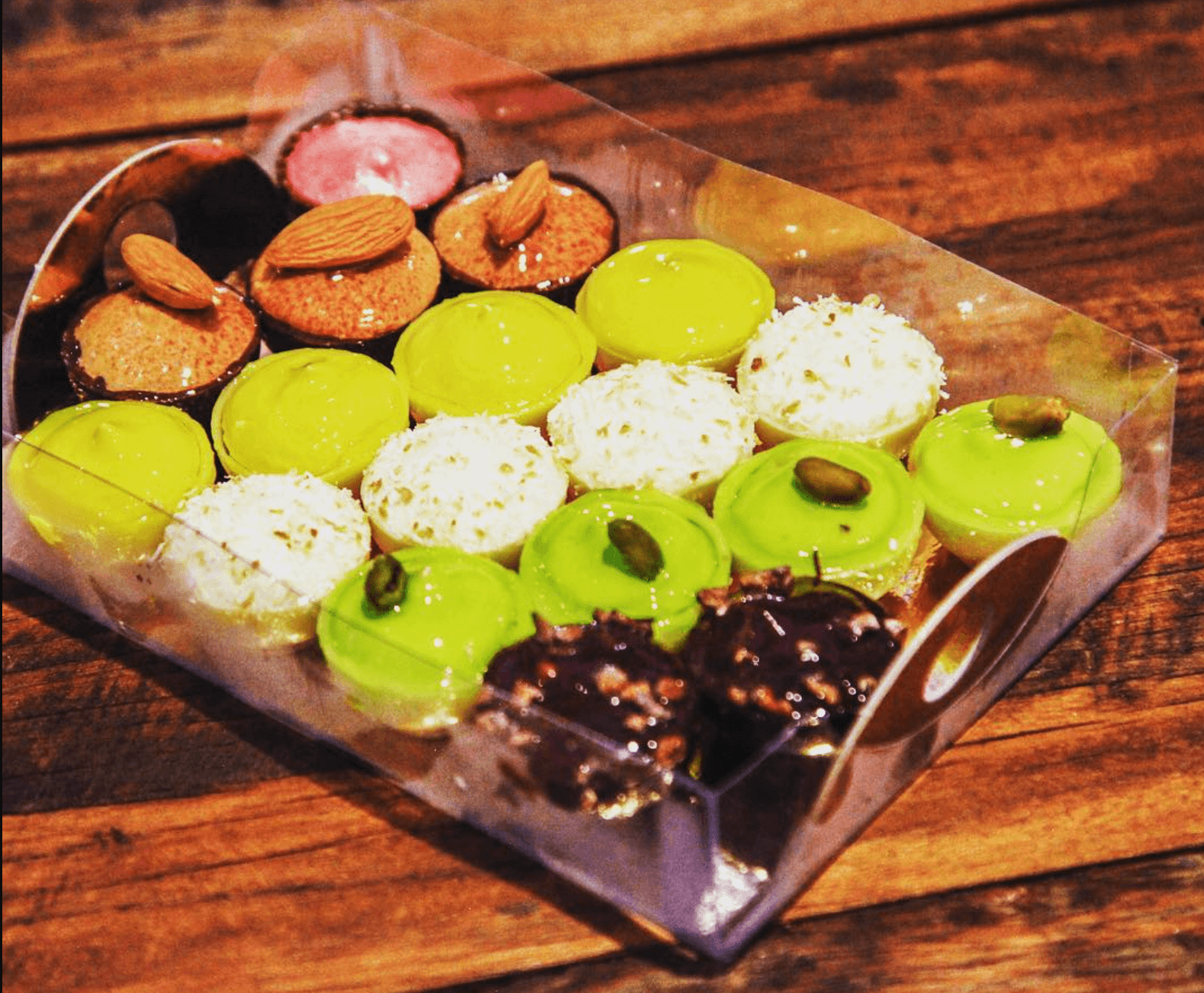 product-image-Petit fours