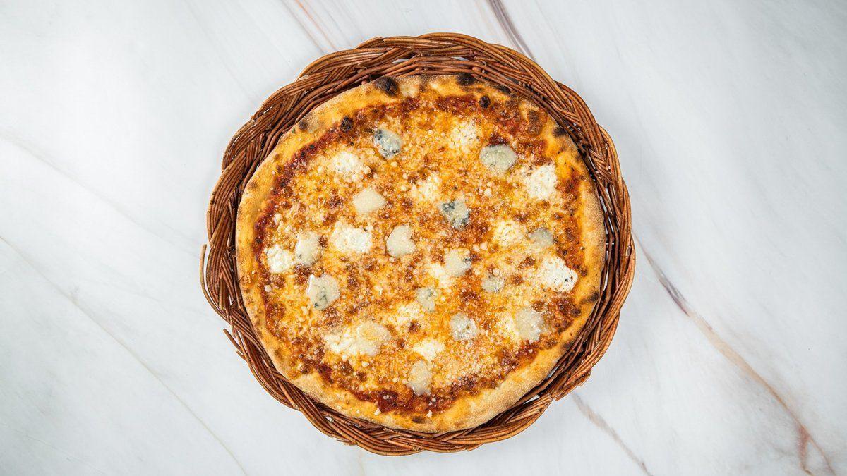 product-image-06. Quattro Formaggi - Medium